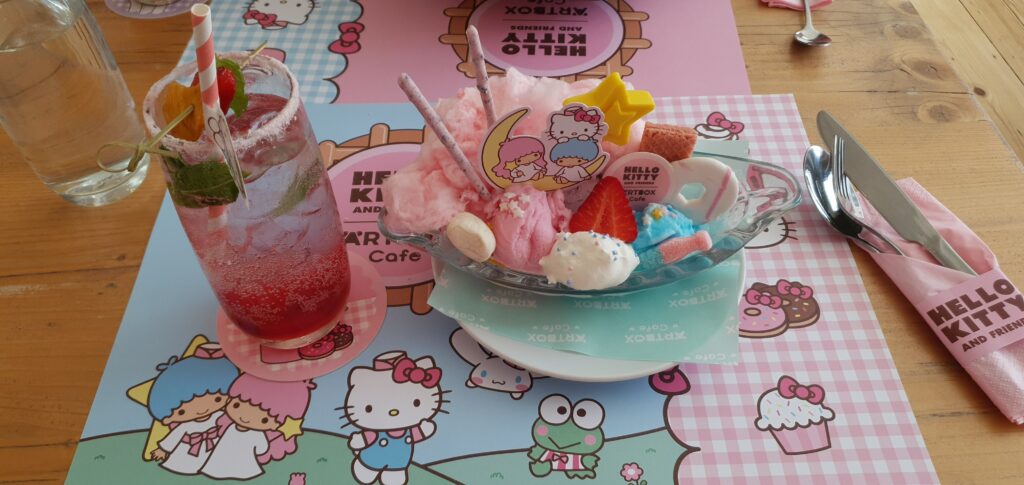 Hello Kitty & Friends at ARTBOX Cafe - Super Cute Kawaii!!